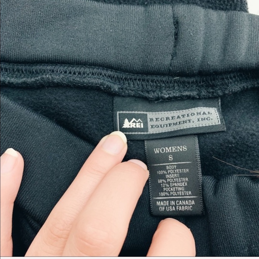 **SOLD🚫🚫REI | Black Jogger ankle Sweatpants - Picture 4 of 4